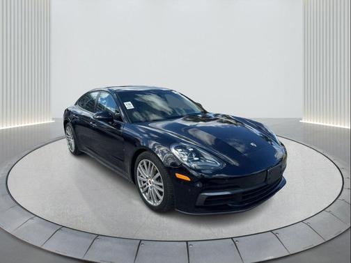 2018 Porsche Panamera 4