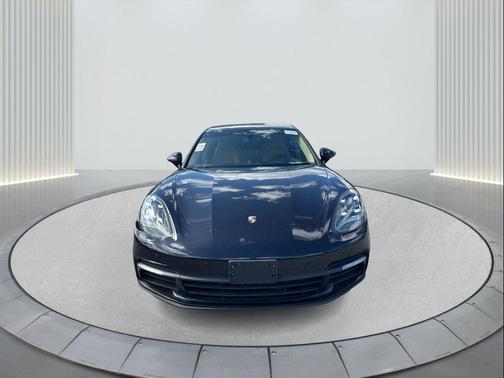 2018 Porsche Panamera 4