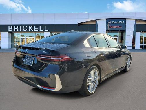 Black Sapphire Metallic 2025 BMW 530 530i