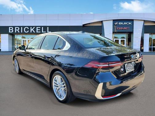 Black Sapphire Metallic 2025 BMW 530 530i