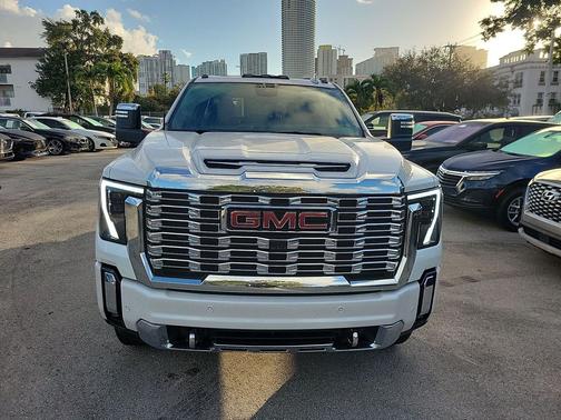 2025 GMC Sierra 2500 Denali