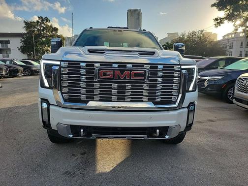 2025 GMC Sierra 2500 Denali