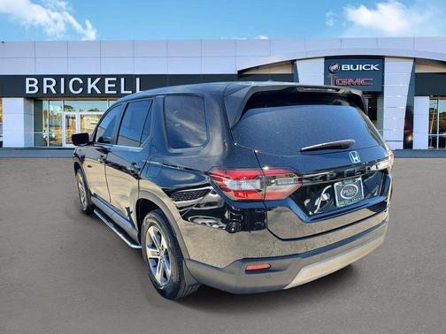 Crystal Black Pearl 2024 Honda Pilot EX-L 7 Passenger