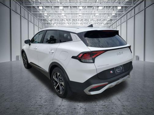 Glacial White Pearl 2024 Kia Sportage EX