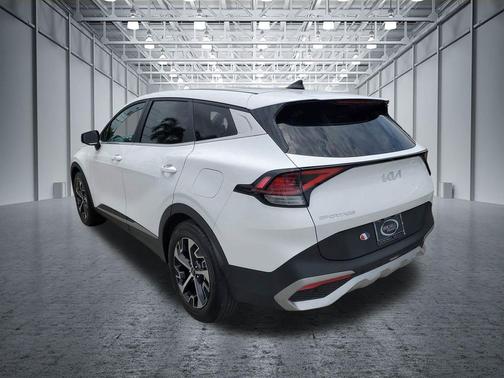 Glacial White Pearl 2024 Kia Sportage EX