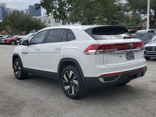 2024 Volkswagen Atlas Cross Sport 2.0T SE w/Technology