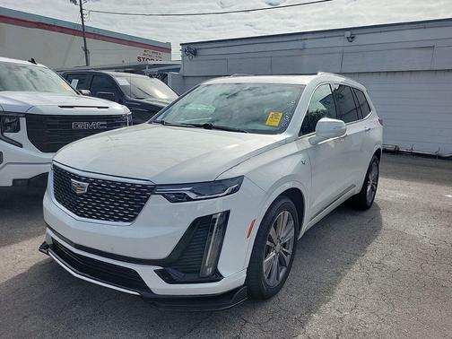 2022 Cadillac XT6 Premium Luxury FWD