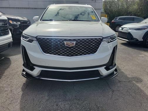 2022 Cadillac XT6 Premium Luxury FWD