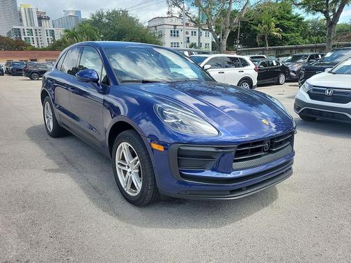 Gentian Blue Metallic 2024 Porsche Macan Macan S