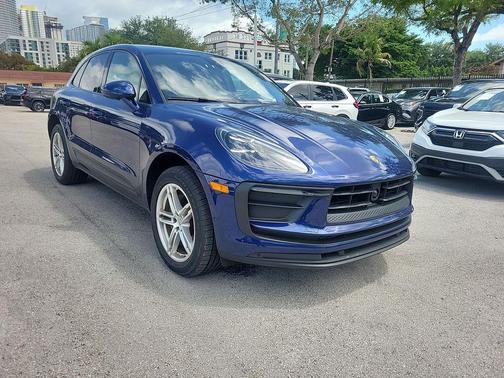 Gentian Blue Metallic 2024 Porsche Macan Macan S