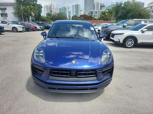 Gentian Blue Metallic 2024 Porsche Macan Macan S