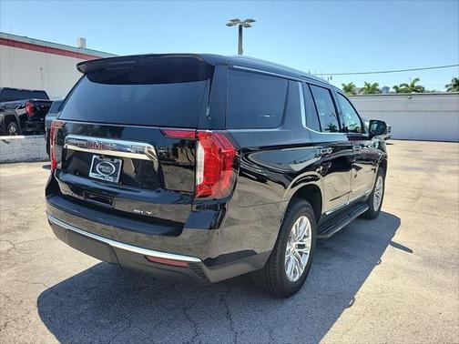 2022 GMC Yukon SLT