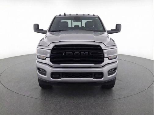 2020 RAM 3500 Laramie Crew Cab 4x4 8' Box