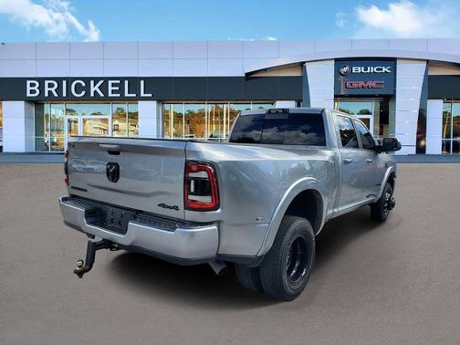 Billet Silver Metallic Clearcoat 2020 RAM 3500 Laramie Crew Cab 4x4 8' Box