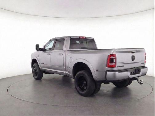 2020 RAM 3500 Laramie Crew Cab 4x4 8' Box