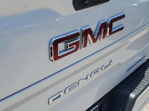 White Frost Tricoat 2023 GMC Sierra 1500 Denali