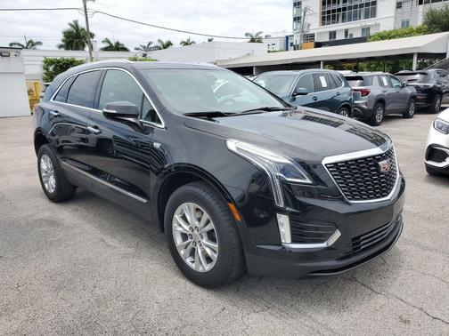 Stellar Black Metallic 2023 Cadillac XT5 Luxury