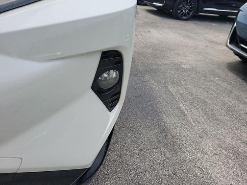 Blizzard Pearl w/Black Roof 2019 Toyota RAV4 Hybrid SE