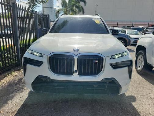 2025 BMW X7 M60i