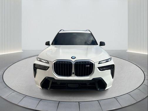 2025 BMW X7 M60i