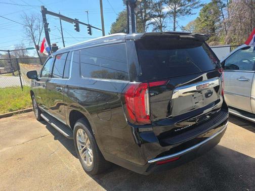 2023 GMC Yukon XL SLT