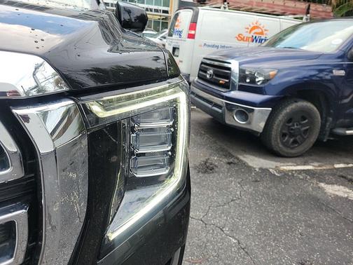 Onyx Black 2023 GMC Yukon SLT