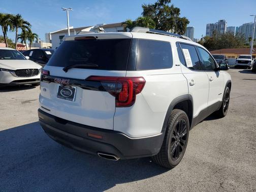 2022 GMC Acadia FWD SLE