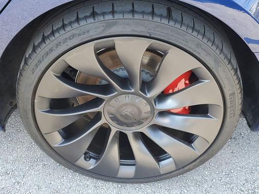 2023 Tesla Model 3 Performance