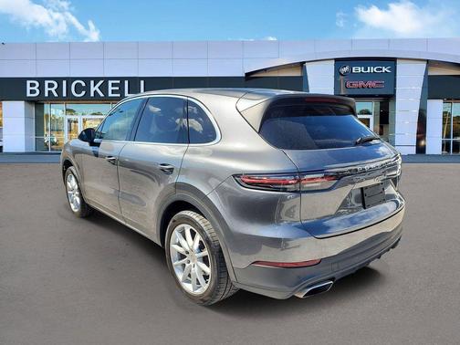 2022 Porsche Cayenne Cayenne