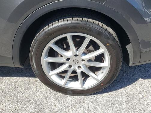 2022 Porsche Cayenne Cayenne