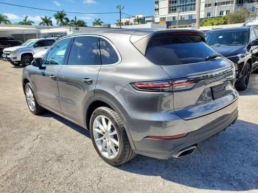 2022 Porsche Cayenne Cayenne