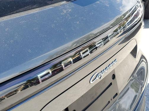 2022 Porsche Cayenne Cayenne