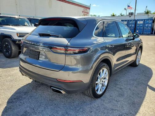 2022 Porsche Cayenne Cayenne