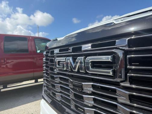 Glacier White Tricoat 2026 GMC Sierra 3500 Denali