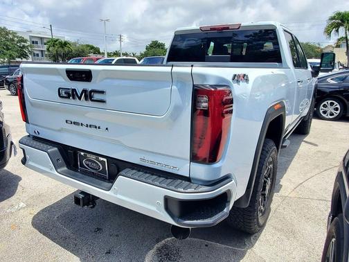 Glacier White Tricoat 2026 GMC Sierra 3500 Denali