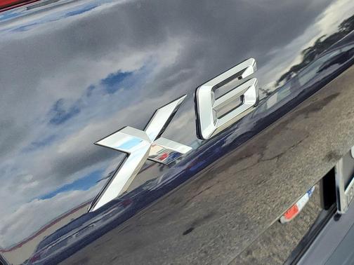 Carbon Black Metallic 2022 BMW X6 xDrive40i