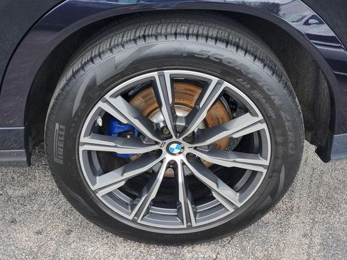 Carbon Black Metallic 2022 BMW X6 xDrive40i