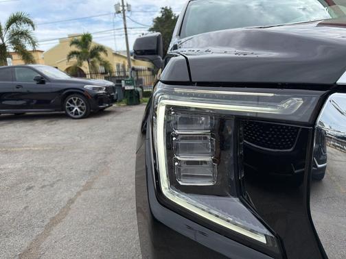 Onyx Black 2023 GMC Yukon XL SLT