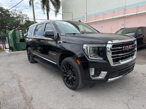Onyx Black 2023 GMC Yukon XL SLT
