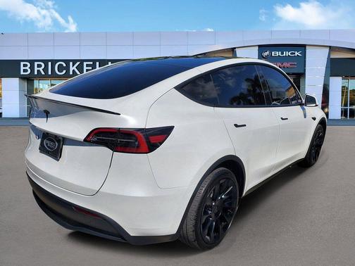 Pearl White Multi-Coat 2024 Tesla Model Y Long Range Single Motor Rear-Wheel Drive