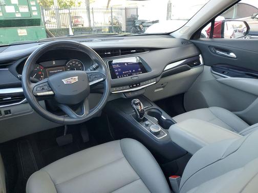 2023 Cadillac XT4 Luxury