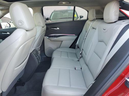 2023 Cadillac XT4 Luxury