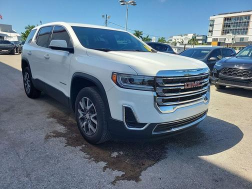 Summit White 2023 GMC Acadia SLE