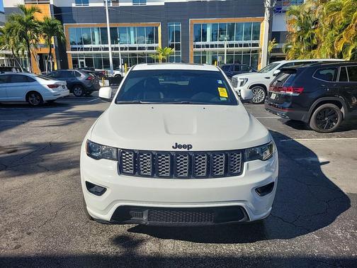 2021 Jeep Grand Cherokee Laredo