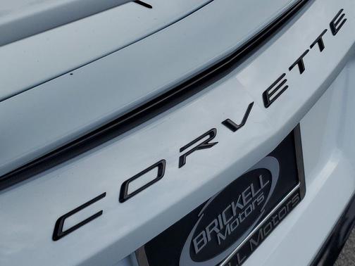 Arctic White 2023 Chevrolet Corvette Stingray w/3LT