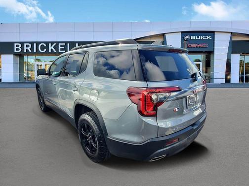 2023 GMC Acadia AWD AT4