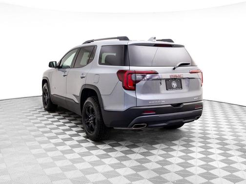 2023 GMC Acadia AWD AT4