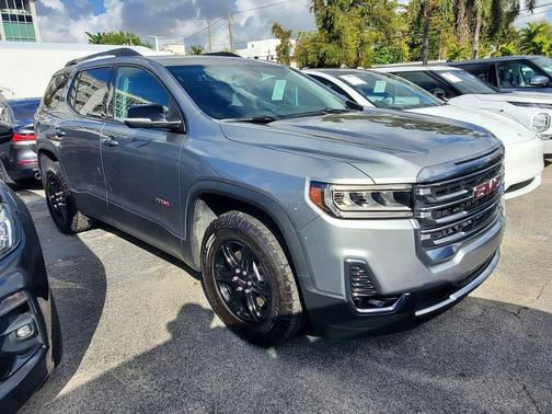 2023 GMC Acadia AWD AT4