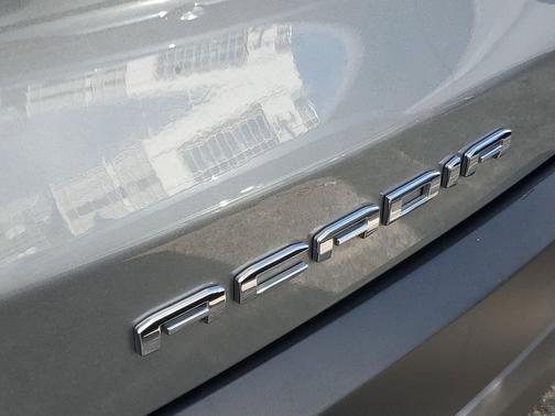 2023 GMC Acadia AWD AT4