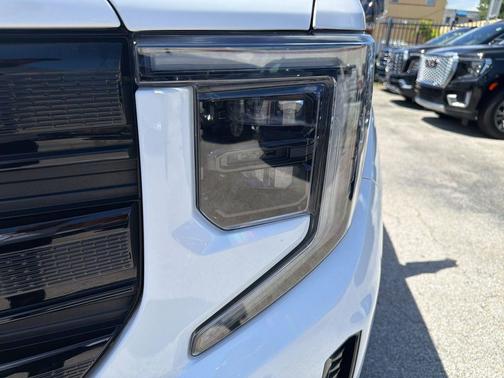 Summit White 2023 GMC Sierra 1500 Elevation